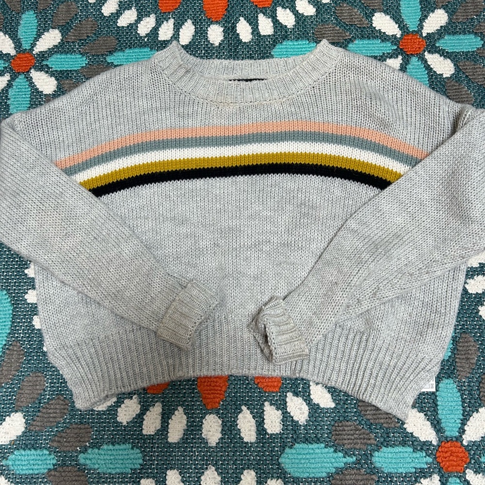 Forever 21 size small cropped knit sweater with colored block line details
